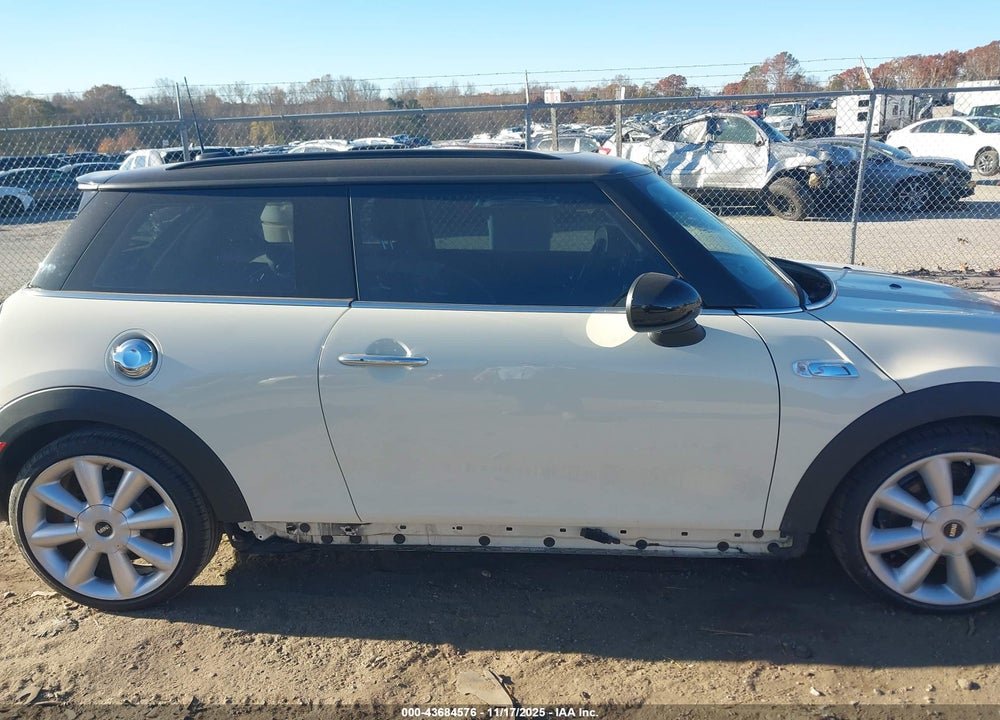 2017 MINI HARDTOP COOPER S VIN: WMWXP7C52H3C61781