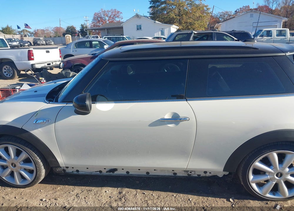 2017 MINI HARDTOP COOPER S VIN: WMWXP7C52H3C61781