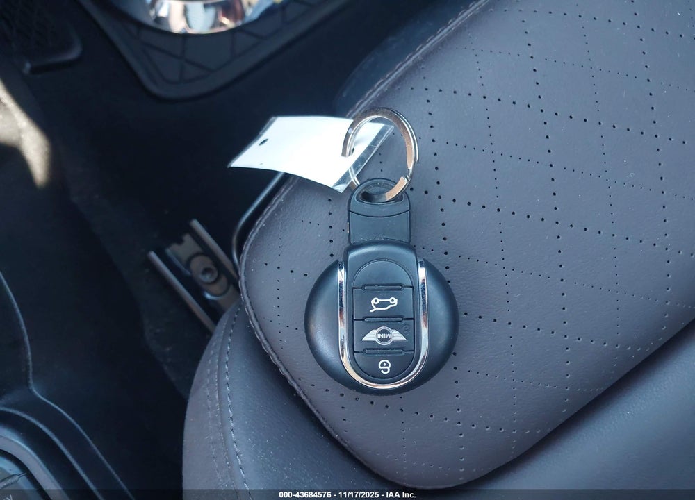 2017 MINI HARDTOP COOPER S VIN: WMWXP7C52H3C61781