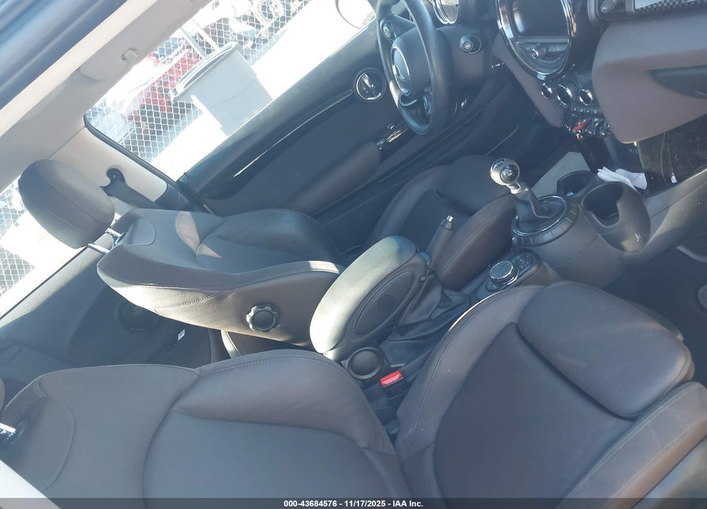 2017 MINI HARDTOP COOPER S VIN: WMWXP7C52H3C61781