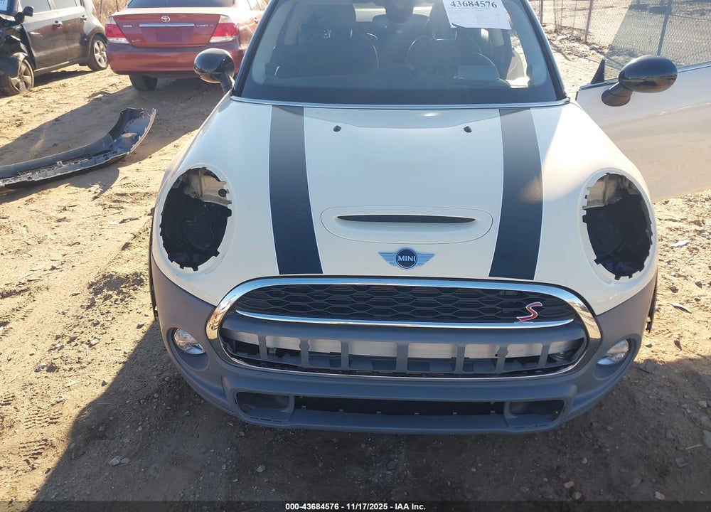 2017 MINI HARDTOP COOPER S VIN: WMWXP7C52H3C61781