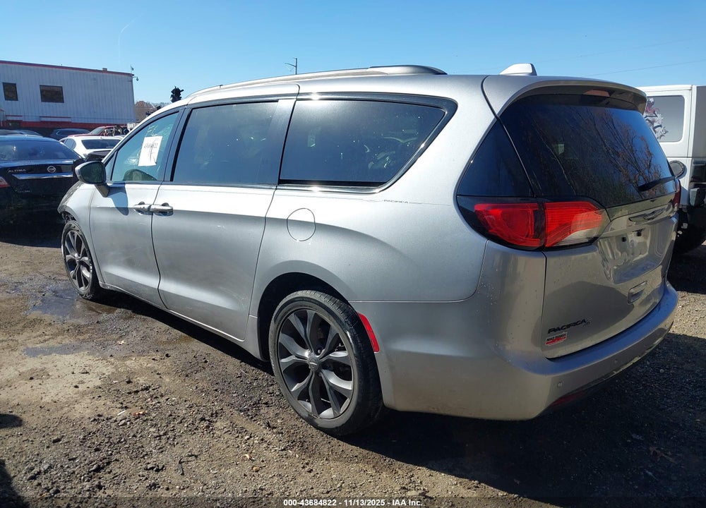 2019 CHRYSLER PACIFICA LIMITED VIN: 2C4RC1GG2KR714051