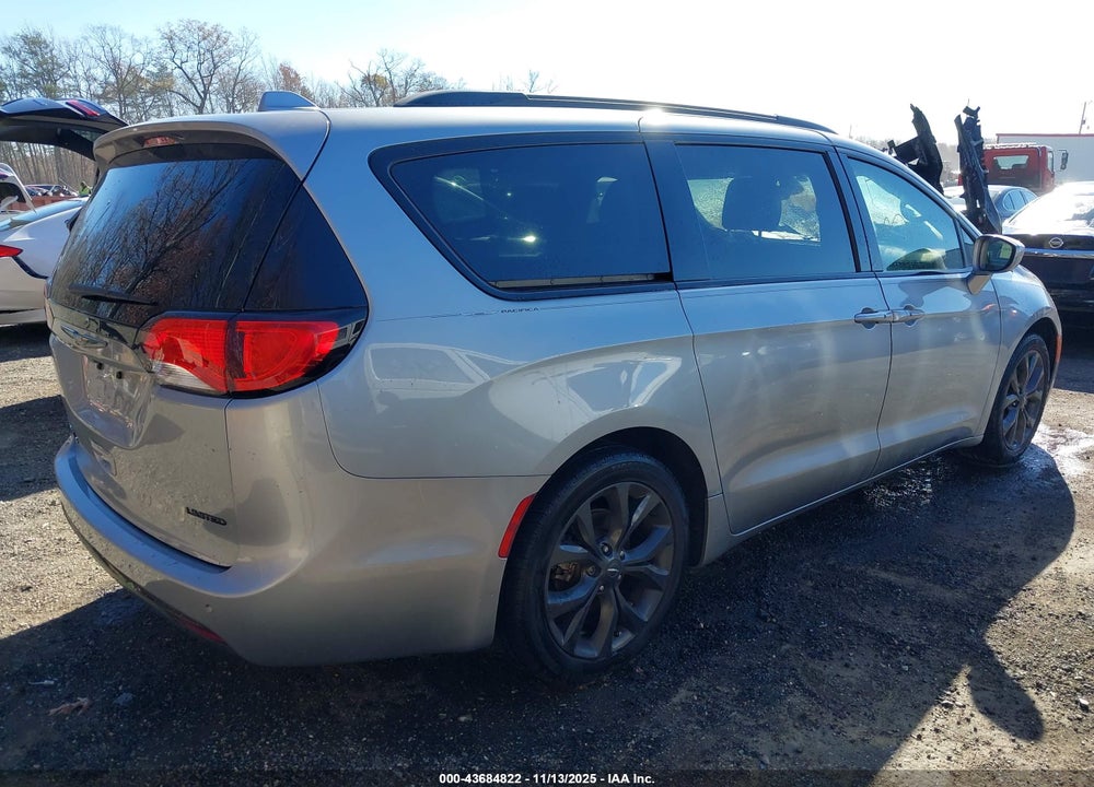 2019 CHRYSLER PACIFICA LIMITED VIN: 2C4RC1GG2KR714051