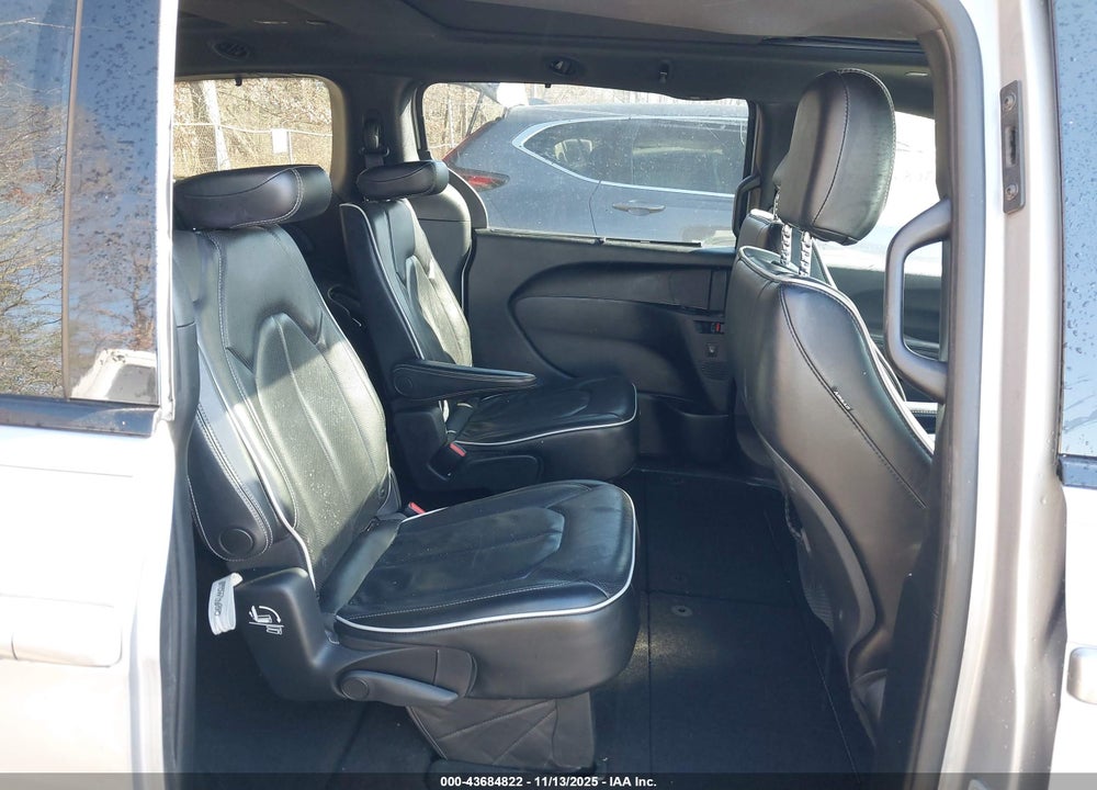 2019 CHRYSLER PACIFICA LIMITED VIN: 2C4RC1GG2KR714051