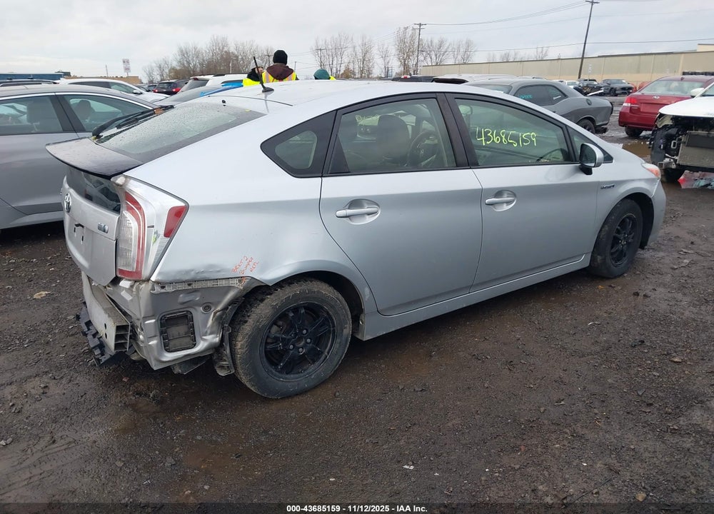 2015 TOYOTA PRIUS VIN: JTDKN3DU3F1952826