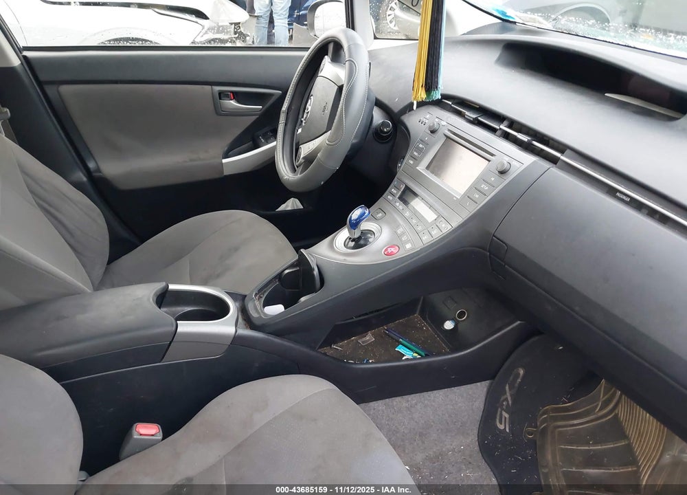 2015 TOYOTA PRIUS VIN: JTDKN3DU3F1952826