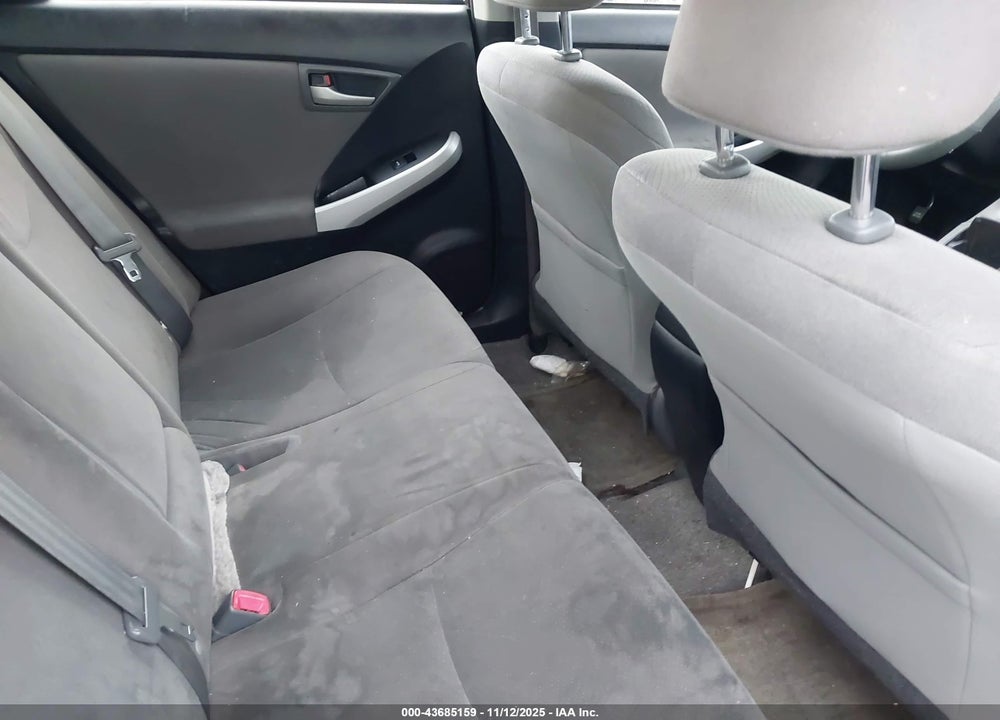 2015 TOYOTA PRIUS VIN: JTDKN3DU3F1952826