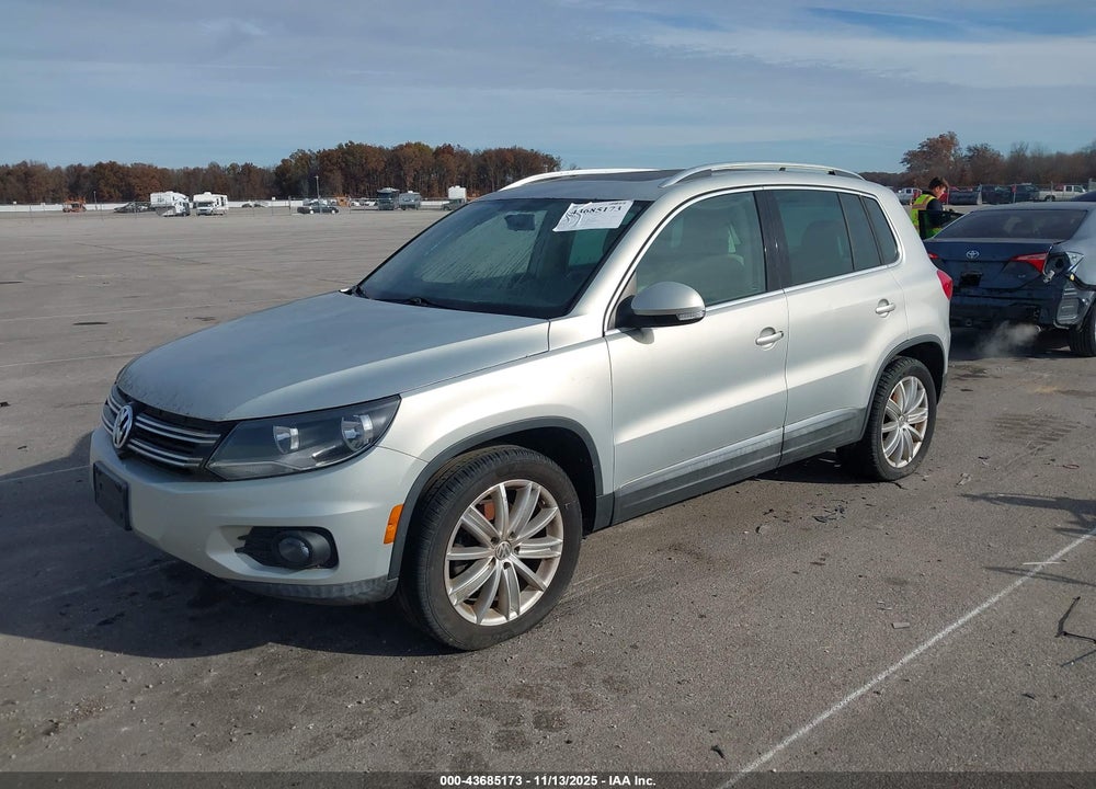 2012 VOLKSWAGEN TIGUAN SE VIN: WVGBV7AX2CW603477
