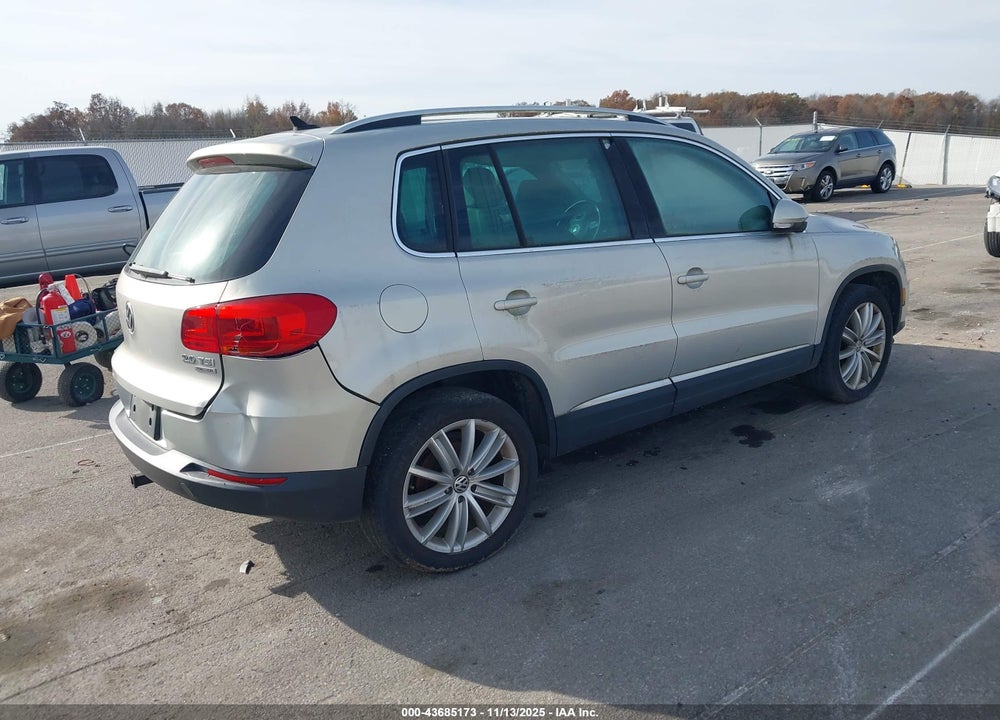 2012 VOLKSWAGEN TIGUAN SE VIN: WVGBV7AX2CW603477