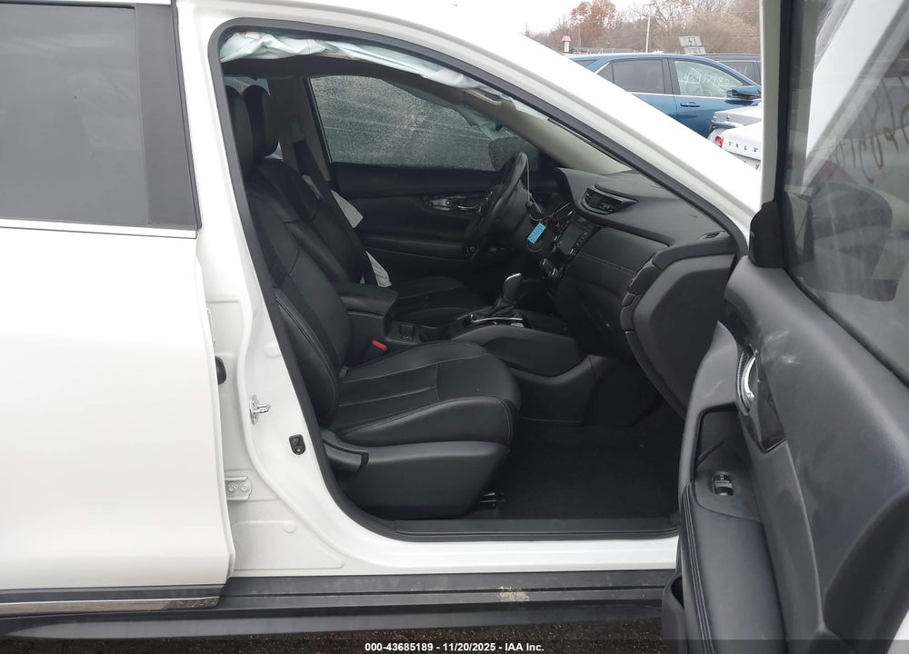 2017 NISSAN ROGUE SL VIN: 5N1AT2MV6HC744236