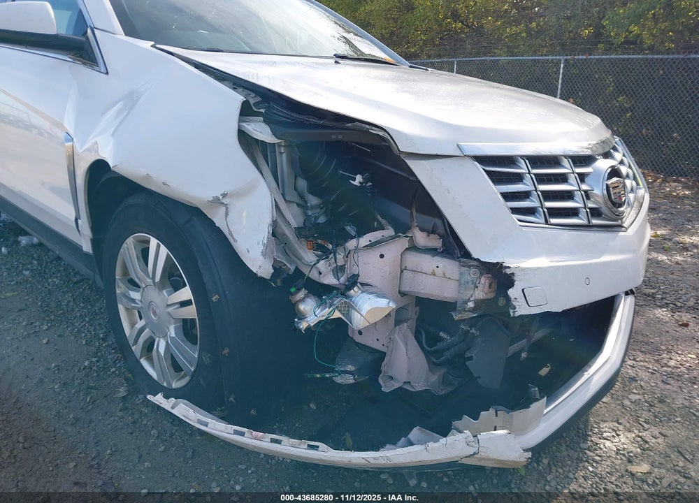 2016 CADILLAC SRX LUXURY COLLECTION VIN: 3GYFNBE33GS527747