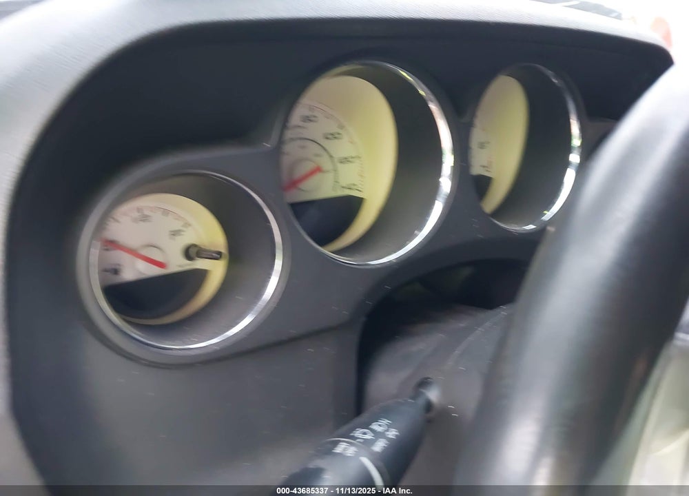 2013 DODGE CHALLENGER VIN: 2C3CDYAG8DH562570