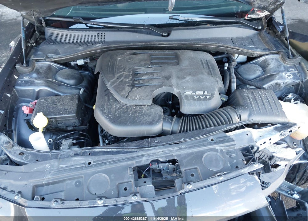 2019 CHRYSLER 300 LIMITED VIN: 2C3CCAEG0KH693512