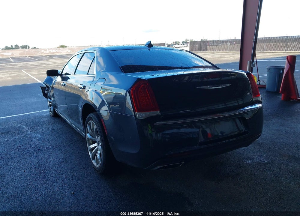 2019 CHRYSLER 300 LIMITED VIN: 2C3CCAEG0KH693512
