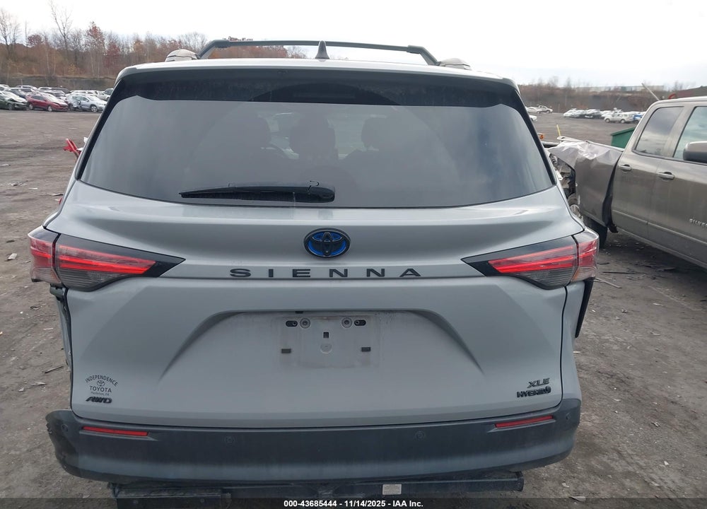 2022 TOYOTA SIENNA XLE WOODLAND EDITION VIN: 5TDASKFC1NS049157