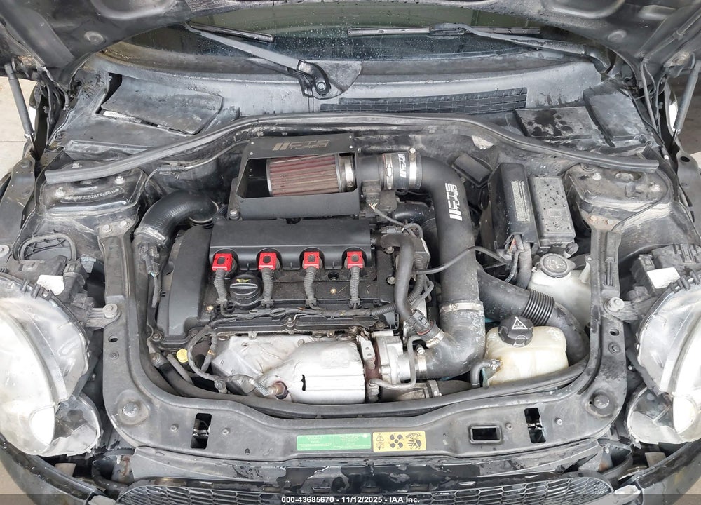2010 MINI COOPER S VIN: WMWMF7C52ATX43014