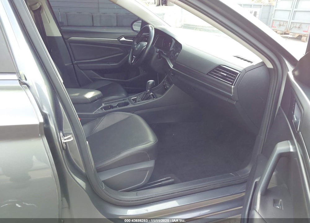 2019 VOLKSWAGEN JETTA 1.4T SEL VIN: 3VWE57BU9KM084946