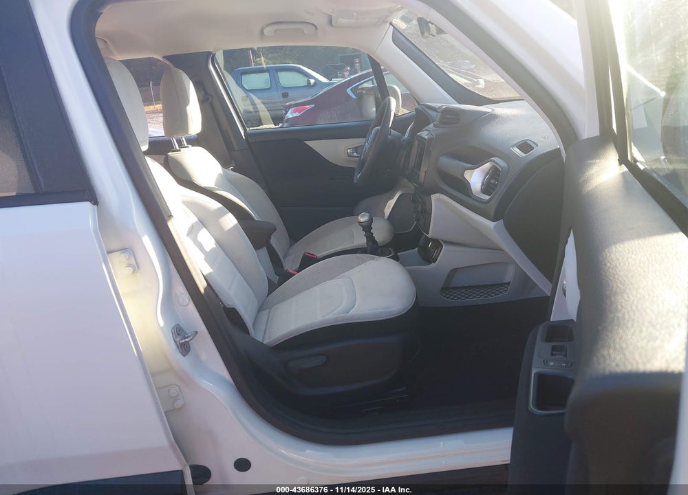 2018 JEEP RENEGADE LATITUDE FWD VIN: ZACCJABH2JPH64317