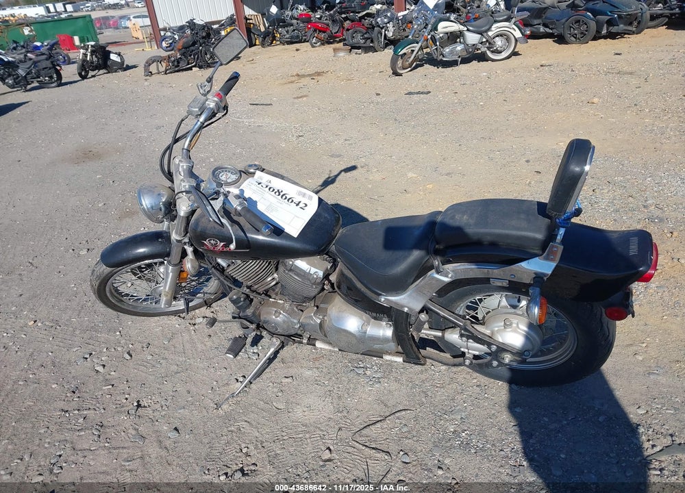 2000 YAMAHA XVS65 A VIN: JYAVM01E2YA020031