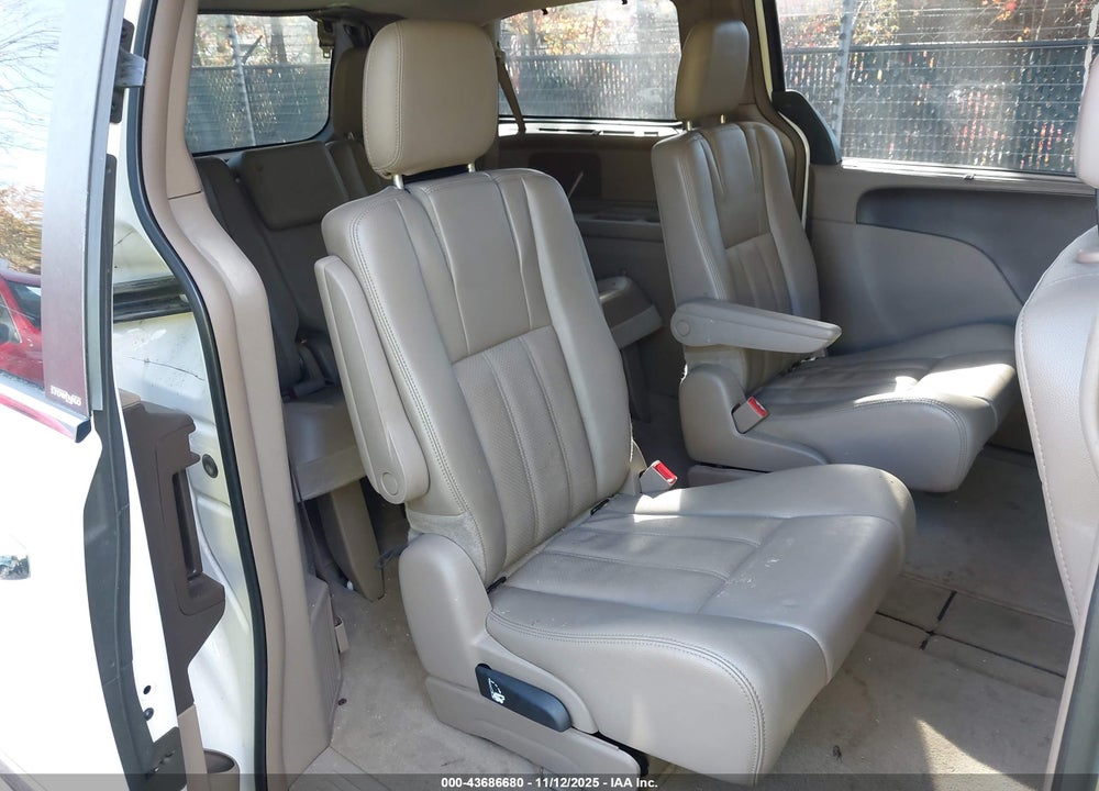 2013 CHRYSLER TOWN & COUNTRY TOURING-L VIN: 2C4RC1CG2DR692075