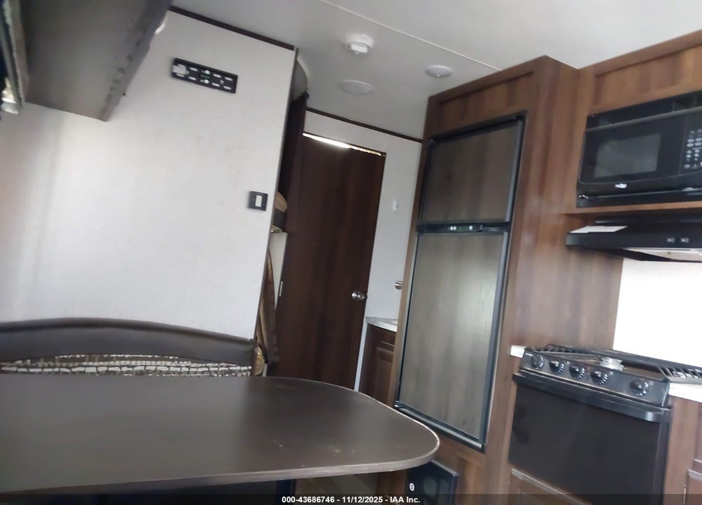 2018 JAYCO JAY FLIGHT SLX VIN: 1UJBJ0BN7J17V1493