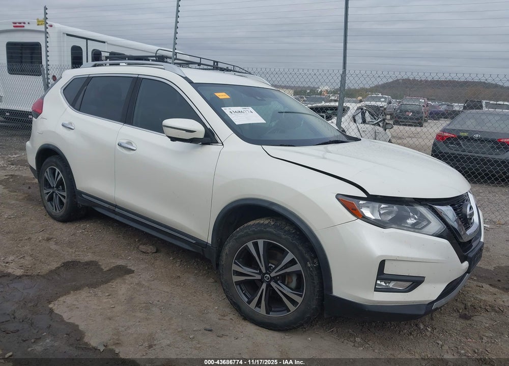 2017 NISSAN ROGUE SL VIN: JN8AT2MV3HW023881