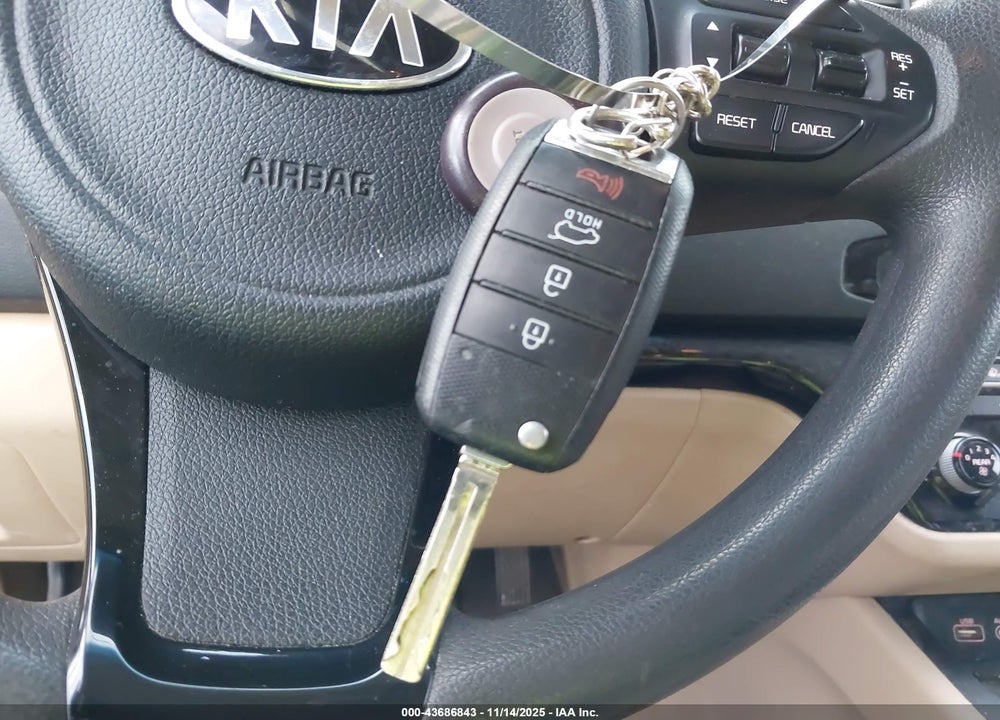 2015 KIA SEDONA LX VIN: KNDMB5C12F6037246
