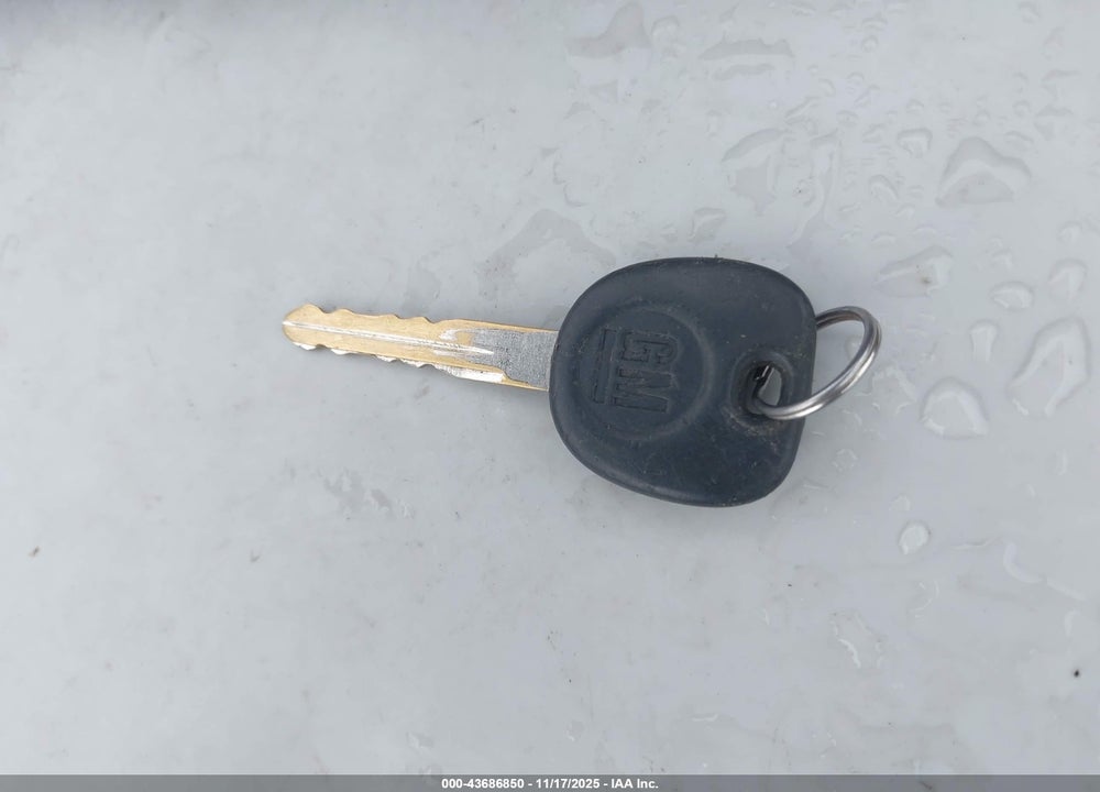 2005 CHEVROLET EQUINOX LS VIN: 2CNDL23F856065211