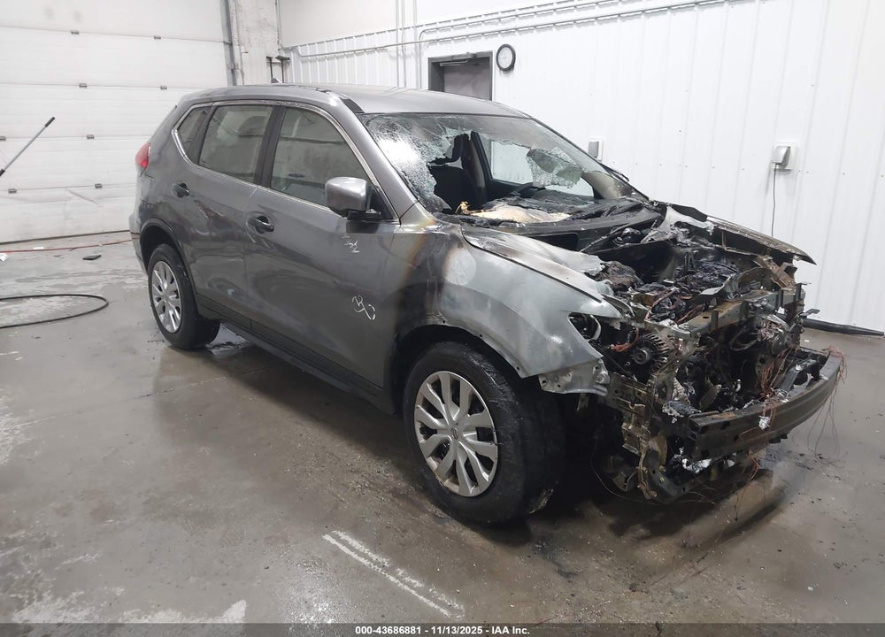 2017 NISSAN ROGUE S VIN: KNMAT2MVXHP556350