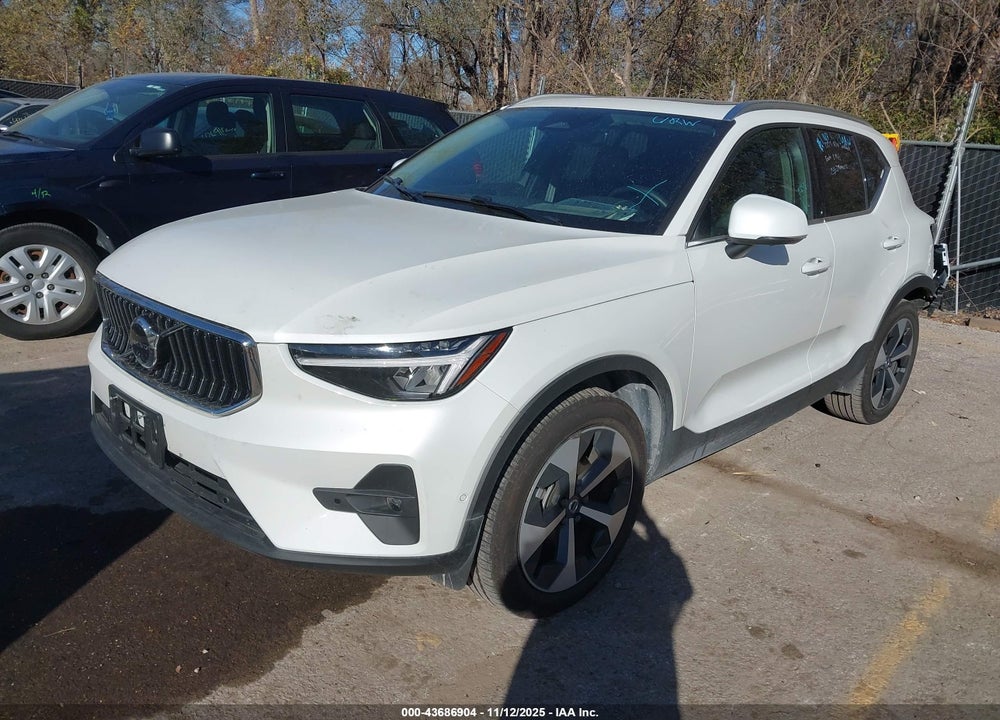 2025 VOLVO XC40 VIN: YV4L12UE8S2590268