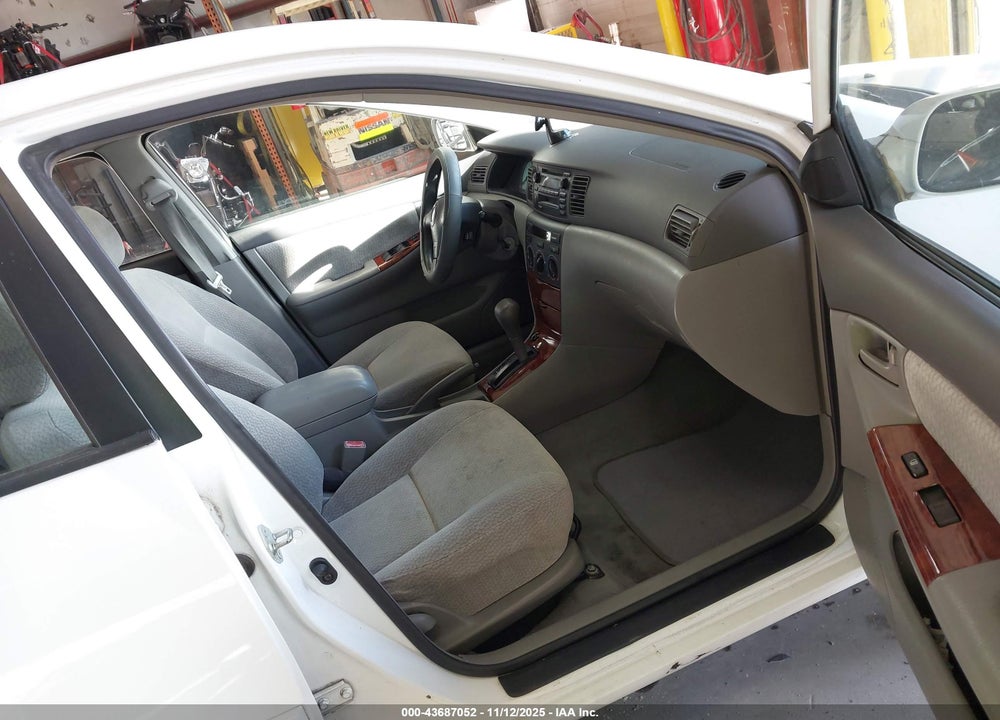 2003 TOYOTA COROLLA LE VIN: 2T1BR32E93C118938