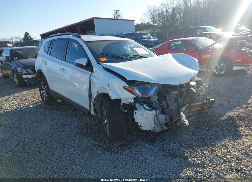 2018 TOYOTA RAV4 XLE VIN: 2T3RFREVXJW763817