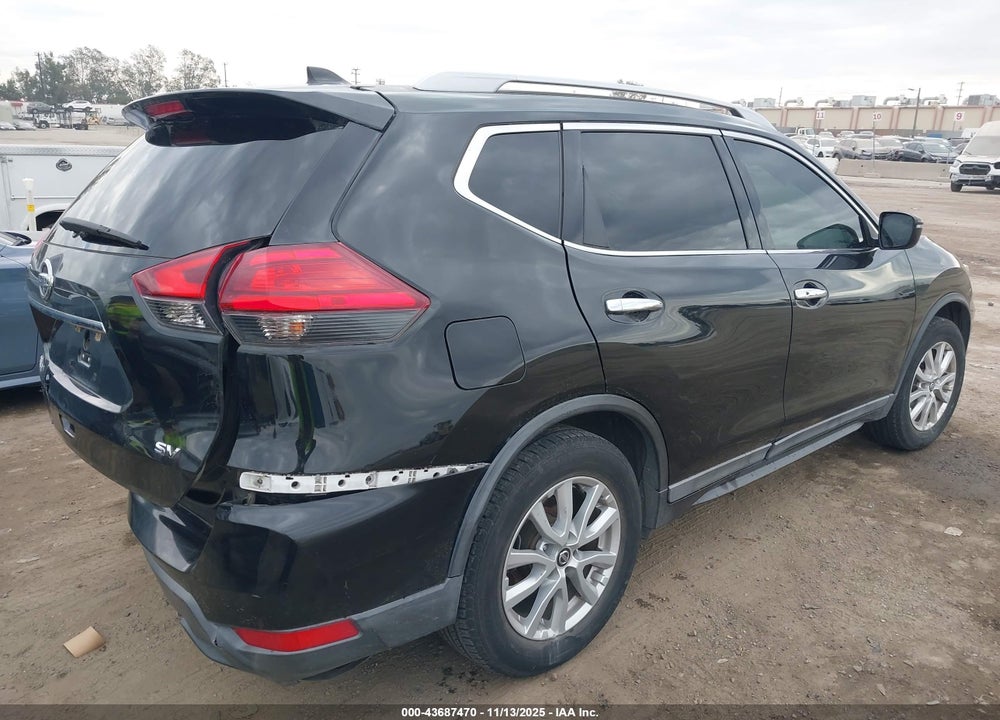 2017 NISSAN ROGUE SV VIN: 5N1AT2MT2HC744426