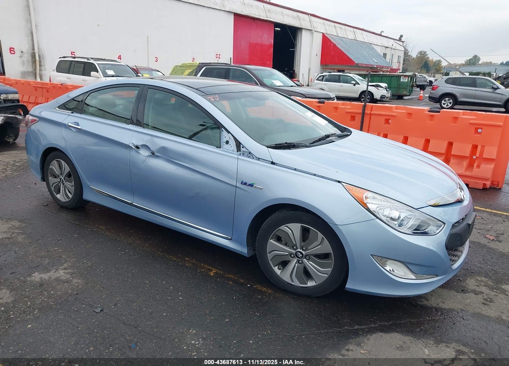 2013 HYUNDAI SONATA HYBRID LIMITED VIN: KMHEC4A49DA067150