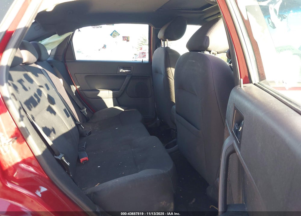 2011 FORD FOCUS SES VIN: 1FAHP3GN8BW127487