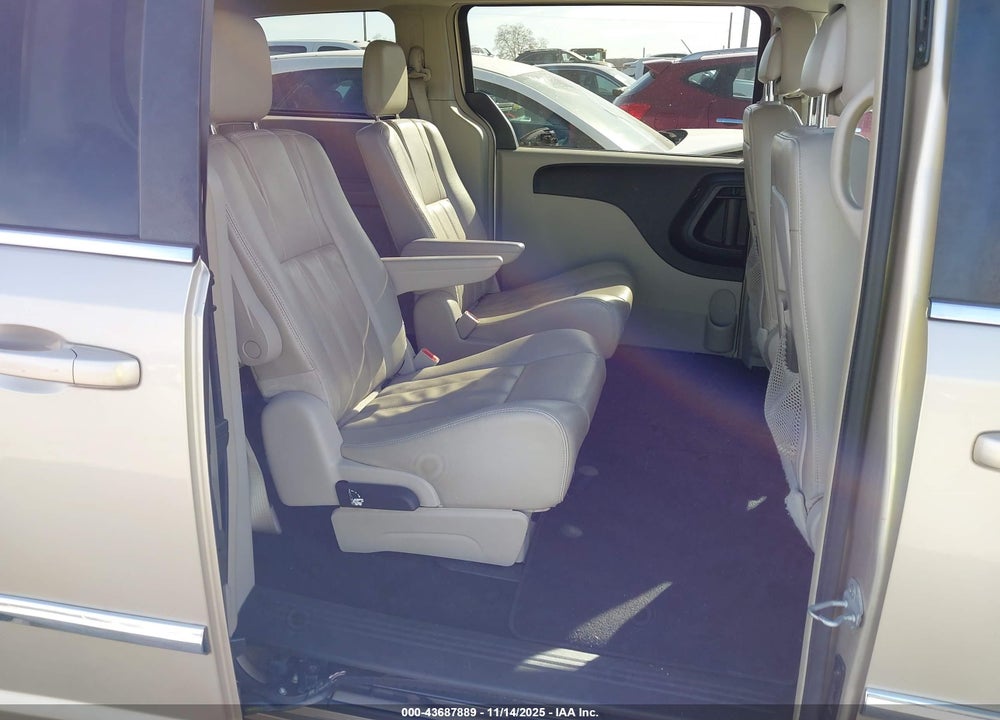 2013 CHRYSLER TOWN & COUNTRY TOURING VIN: 2C4RC1BG4DR667910
