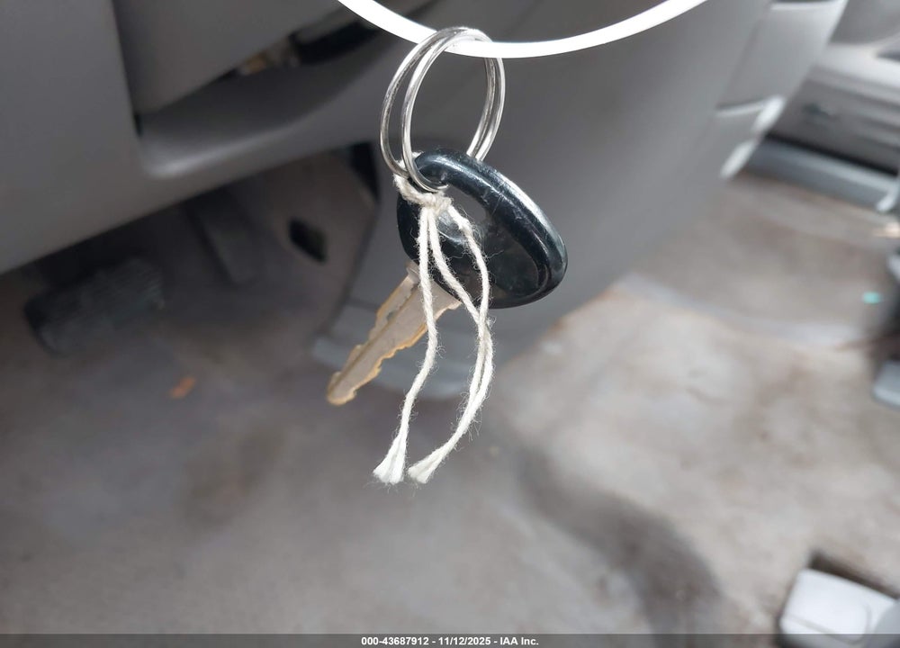 2002 MAZDA MPV ES/LX VIN: JM3LW28J520305945