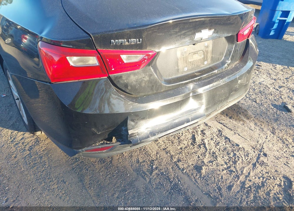 2018 CHEVROLET MALIBU LT VIN: 1G1ZD5ST9JF232359