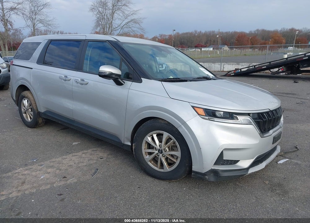 2023 KIA CARNIVAL MPV LX SEAT PACKAGE VIN: KNDNB4H39P6193097