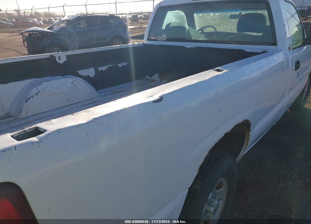2000 CHEVROLET SILVERADO 1500 VIN: 1GCEC14T1YE379368