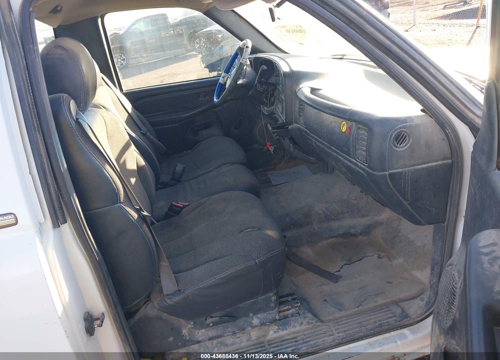 2000 CHEVROLET SILVERADO 1500 VIN: 1GCEC14T1YE379368