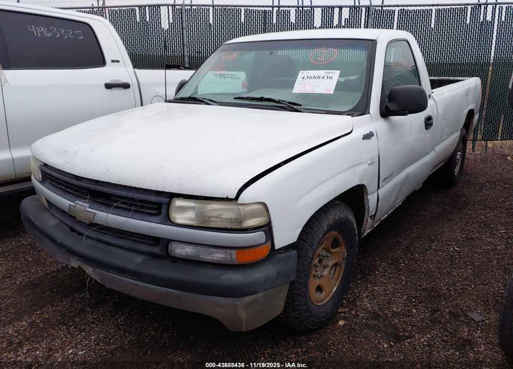 2000 CHEVROLET SILVERADO 1500 VIN: 1GCEC14T1YE379368