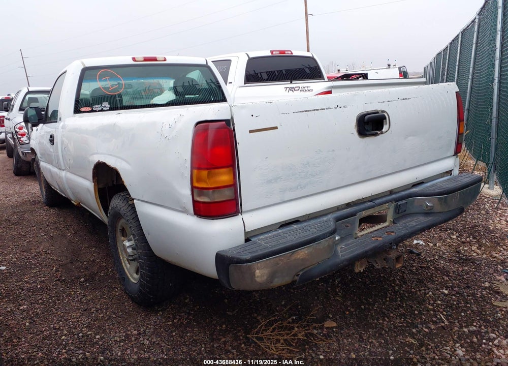 2000 CHEVROLET SILVERADO 1500 VIN: 1GCEC14T1YE379368