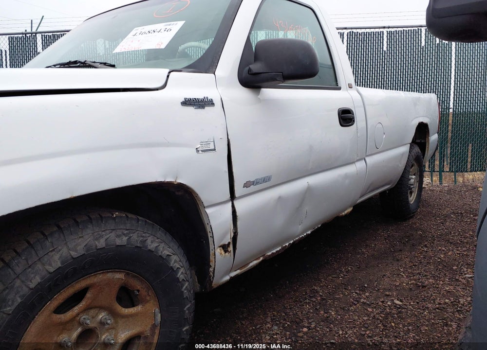 2000 CHEVROLET SILVERADO 1500 VIN: 1GCEC14T1YE379368