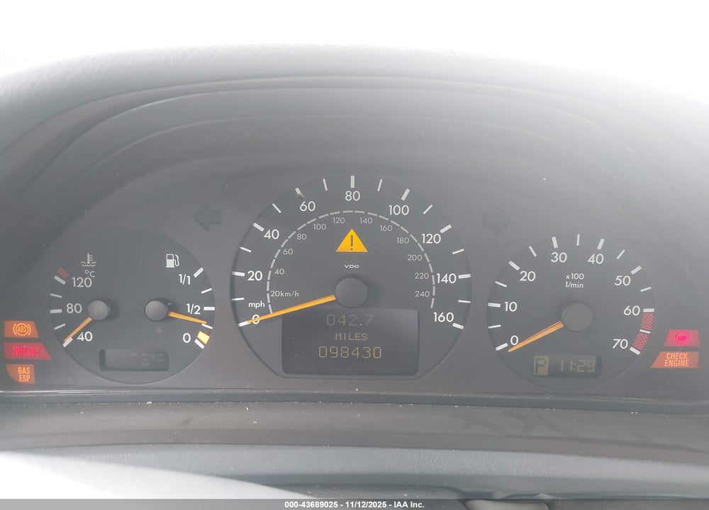 2000 MERCEDES-BENZ CLK 320 VIN: WDBLJ65G7YF157342