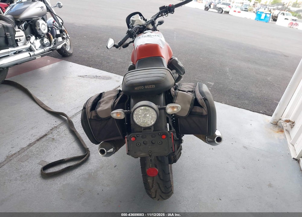 2021 MOTO GUZZI V7 STONE VIN: ZGUKZUA08MM000344