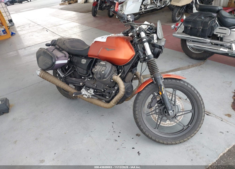 2021 MOTO GUZZI V7 STONE VIN: ZGUKZUA08MM000344