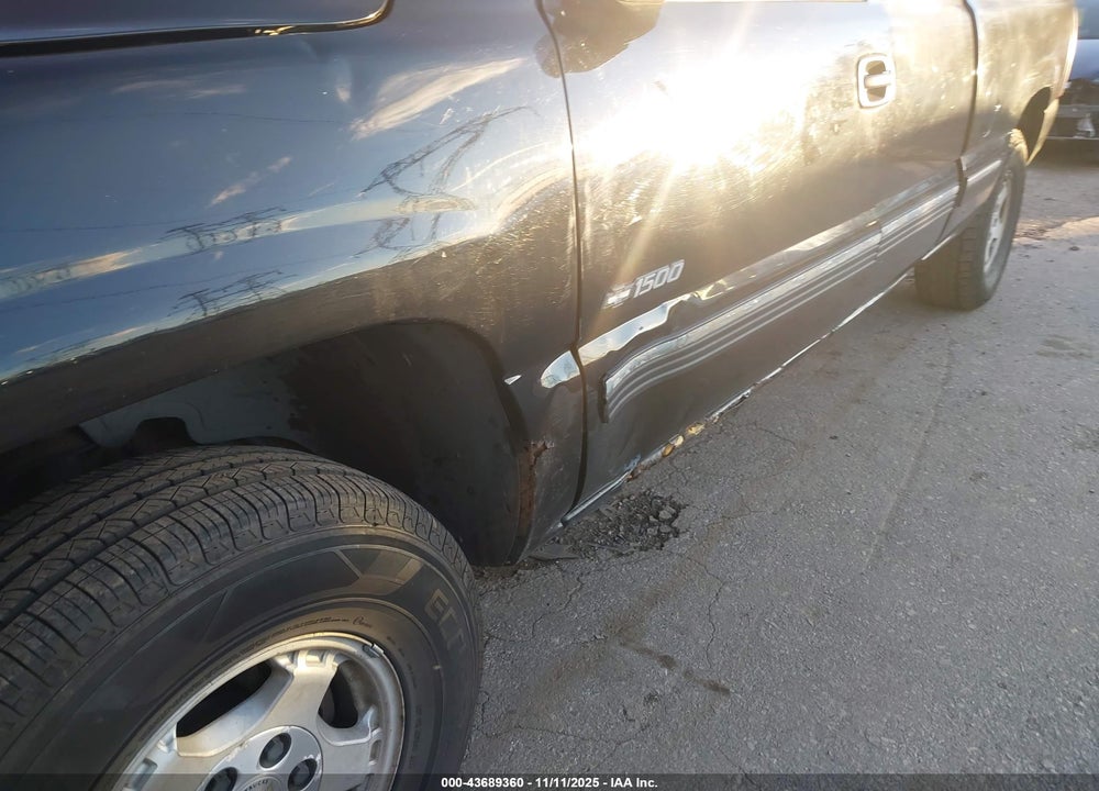 1999 CHEVROLET SILVERADO 1500 LT VIN: 1GCEK19T1XE196398
