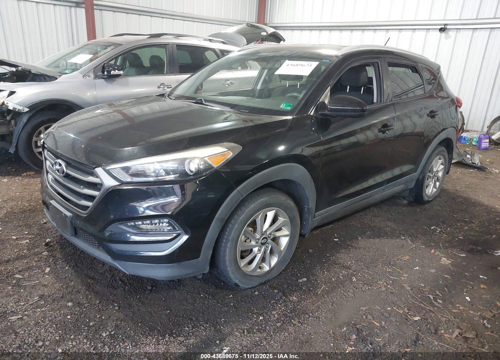 2016 HYUNDAI TUCSON SE VIN: KM8J33A44GU117822