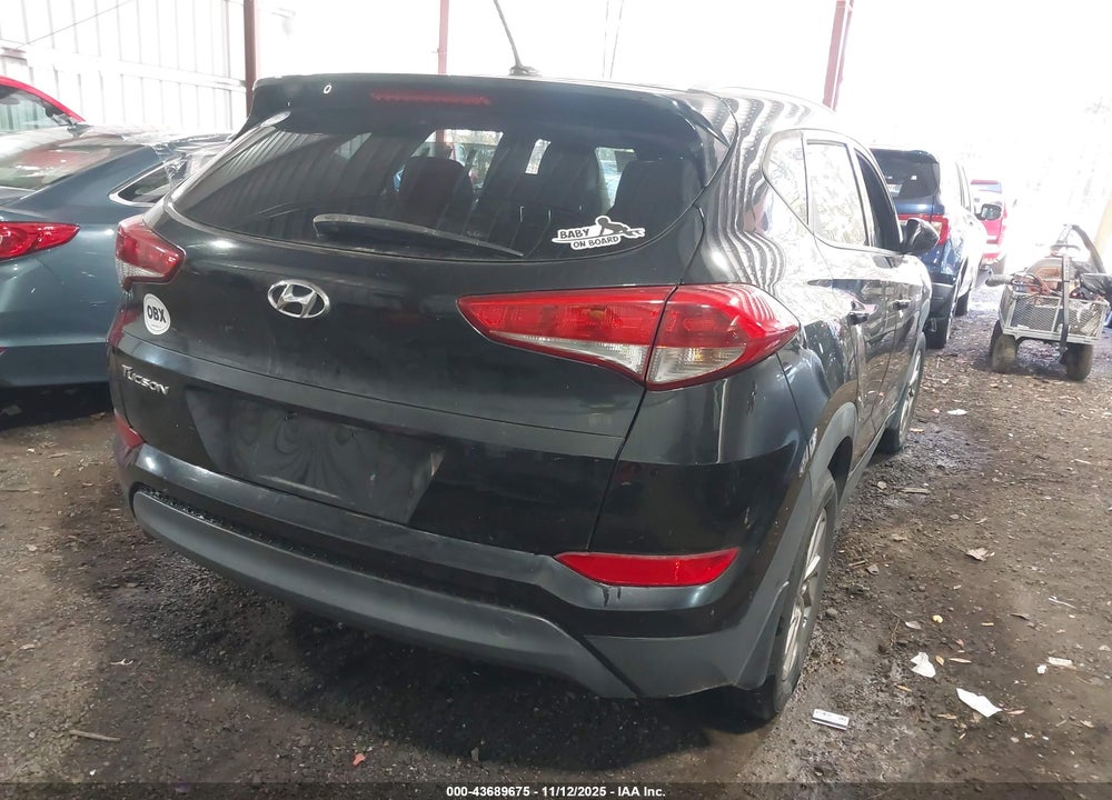 2016 HYUNDAI TUCSON SE VIN: KM8J33A44GU117822